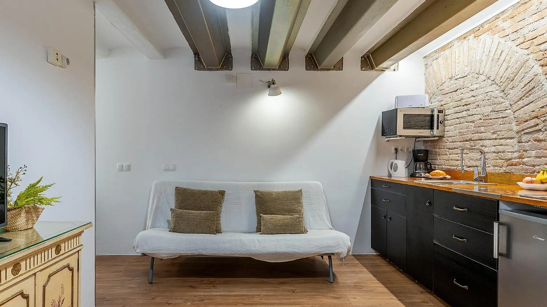 Ab Sant Antoni Studio Barcelona 0*,