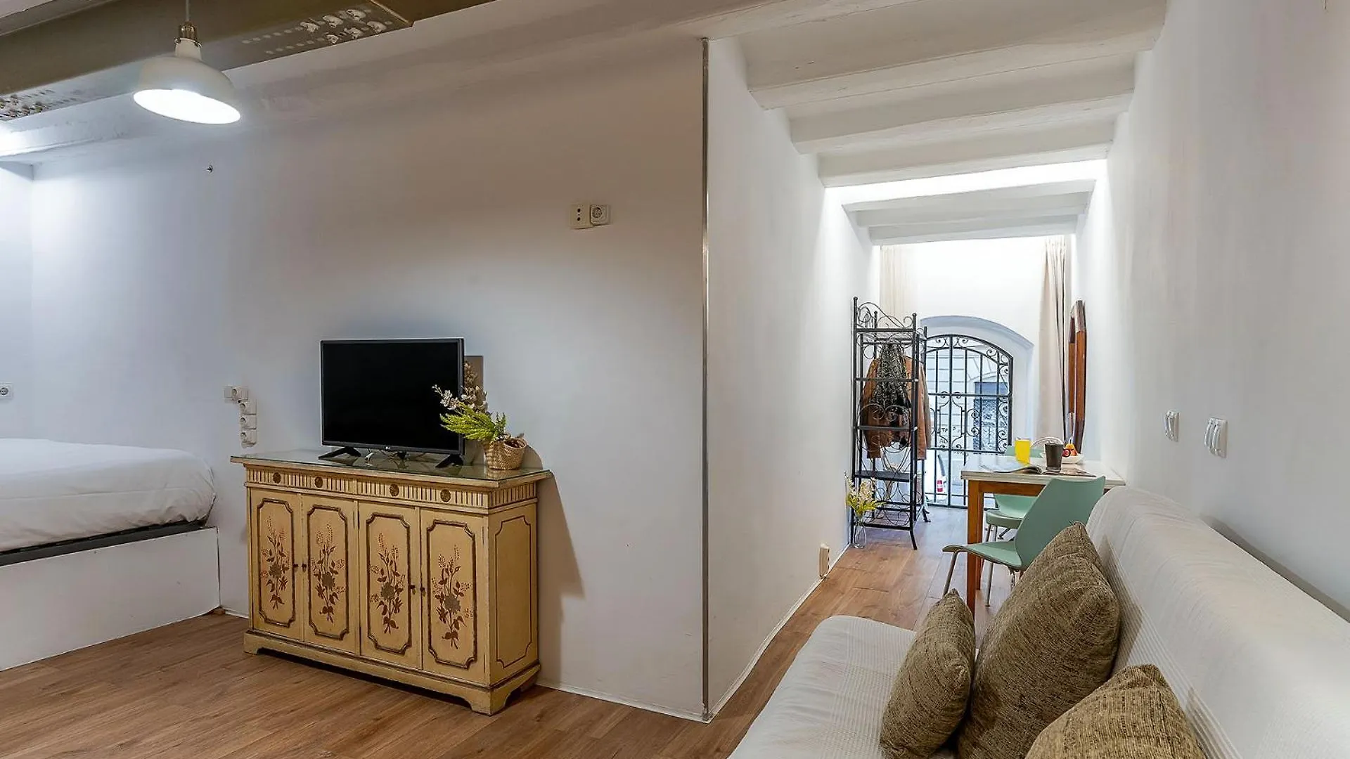 Ab Sant Antoni Studio Barcelona
