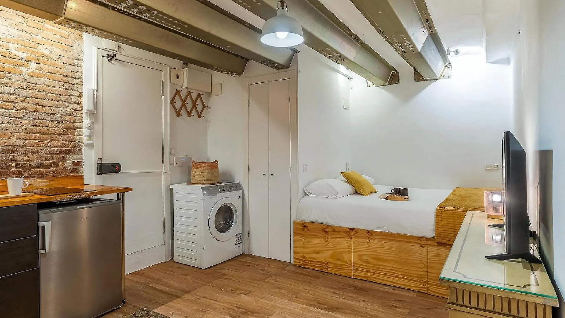 Ab Sant Antoni Studio Barcelona